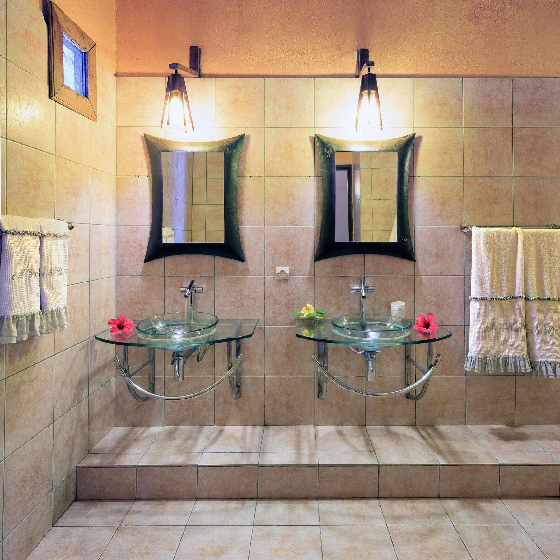 Nosy Be Hotel & Spa Ambaro 外观 照片